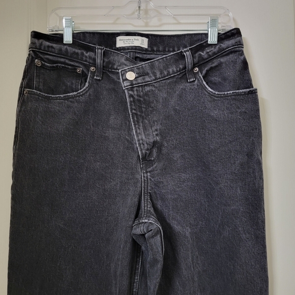 Abercrombie & Fitch Size 31 / 12 Washed Black The 90's Straight Ultra High Rise - Picture 3 of 13